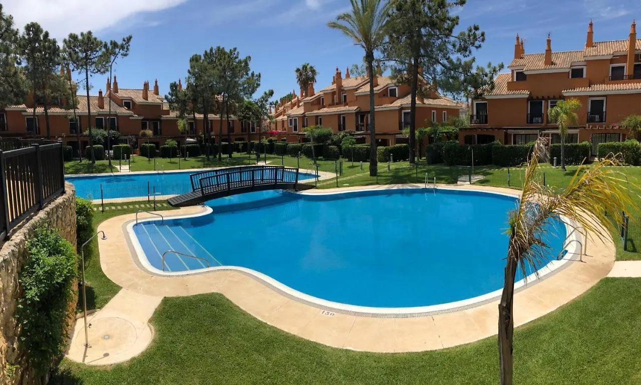 Sol, playa y golf en urbanización de lujo. Villa Islantilla