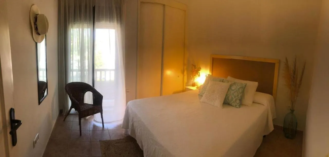 Sol, playa y golf en urbanización de lujo. Villa Islantilla 0*,  España